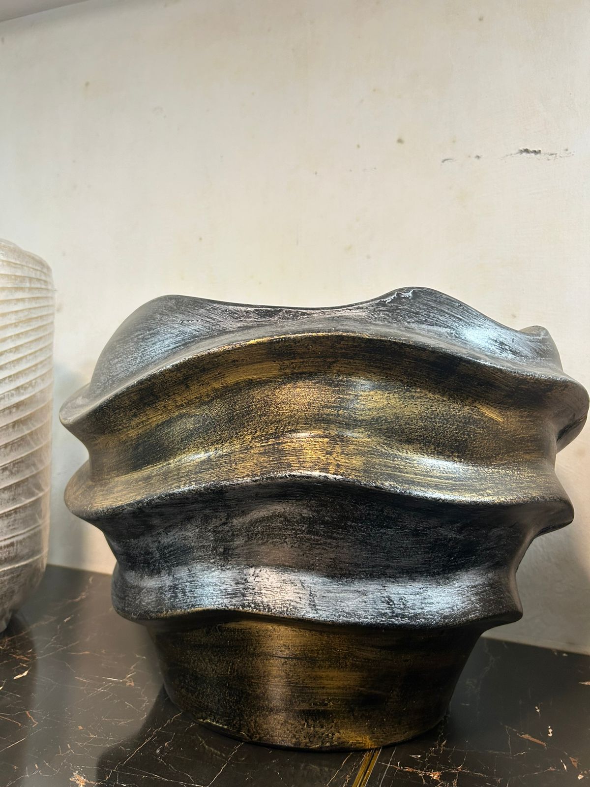 Black Golden & Silver Pot Wefy