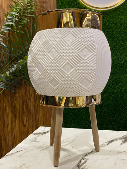 Wooden Leg Pot