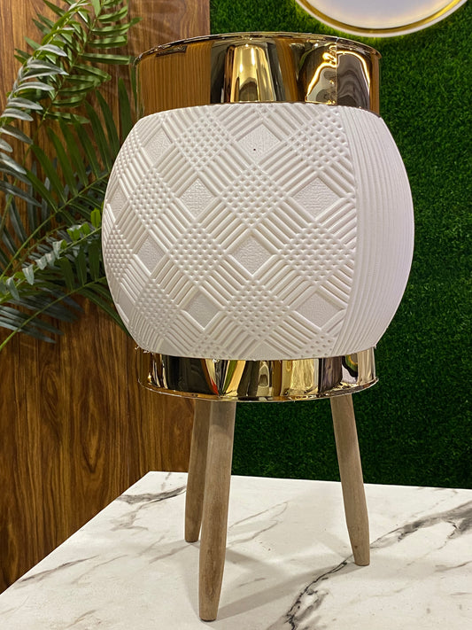 Wooden Leg Pot